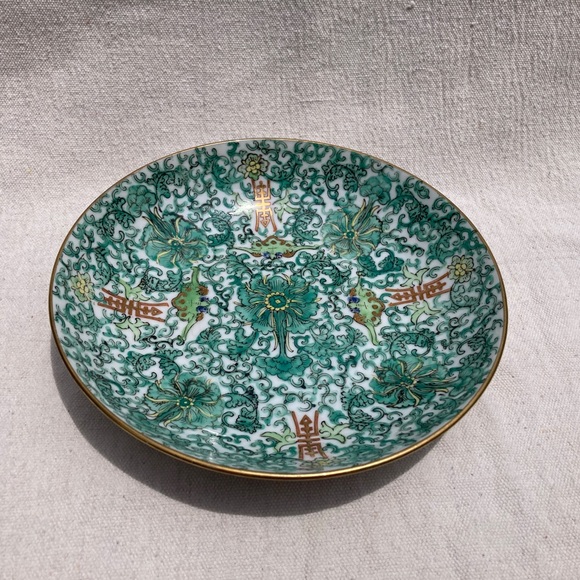 Vintage Japanese Porcelain Ware Bowl/Dish
Decorated in Hong Kong - Picture 3 of 6